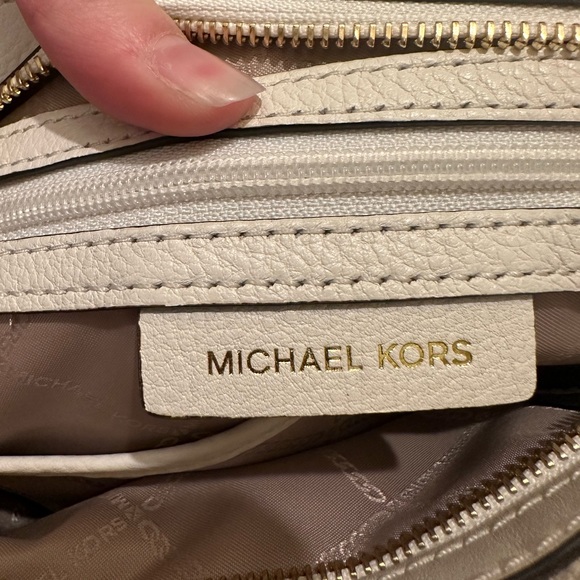 Michael Kors Crossbody Bag Handbag Purse with Handles Leather and Gold Metal - Picture 3 of 8